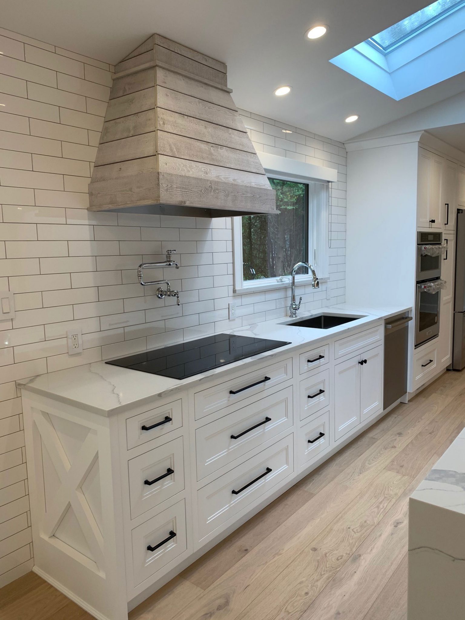 Inset Shaker with Quarter Round Exposed Hinge Atlantis Kitchens